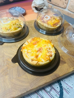 С06 Тарт с копченой курицей и помидорами